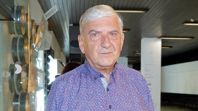 Miroslav Donutil se prý setkal s poltergeistem: Hrnečky šílenou rychlostí létaly ze skříně, popisuje