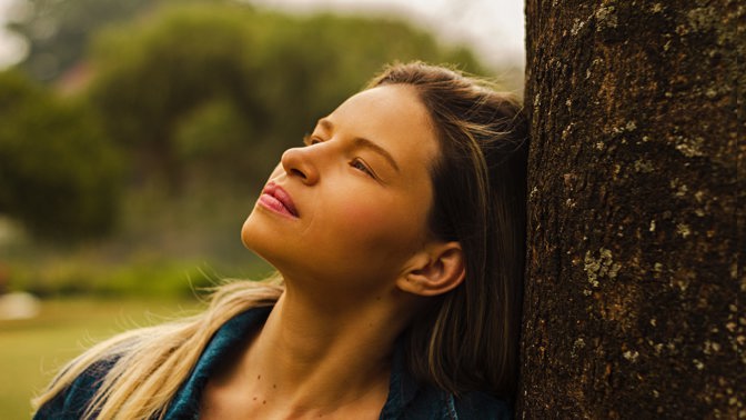 Daniela (30): Mám strach o mamku. Po tátově smrti nevytáhla paty z domu, dokonce nosí jeho oblečení