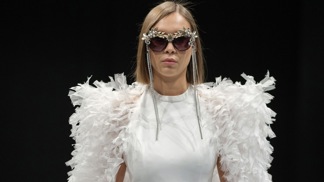 Svatební trendy roku 2023: Šaty zůstávají bílé, ale novomanželé postupně ustupují od tradic