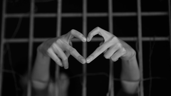 Líbající banditka Edna Murray: Její milenci končili za mřížemi nebo pod drnem