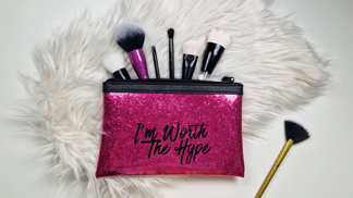 Spočítali jsme za vás: V kosmetické taštičce stačí mít 4 základní štětce na make-up, pudr, tvářenku a oči