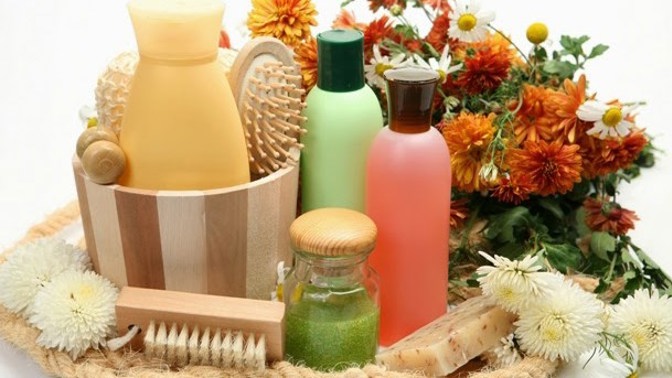 Trh s kosmetickými produkty v roce 2023: Jak se změní poptávka a jaké změny přinesou technologie?