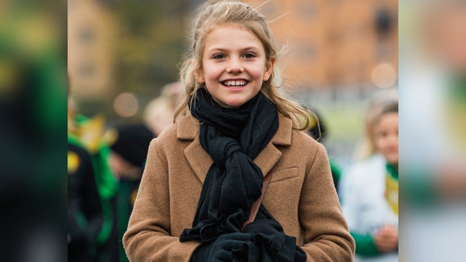 Ve Švédsku roste nová módní ikona: Princezna Estelle (11) svým stylem zastínila i maminku Victorii