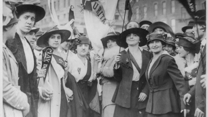 Ponurá historie MDŽ: Jeho začátky provázela velká tragédie, požár v továrně na oděvy si vyžádal 146 životů