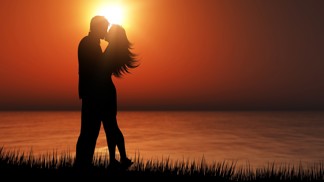 Velký horoskop lásky na duben 2023: Blíženci to budou flákat v posteli, Berany ovládnou obavy