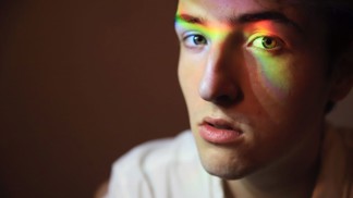 Kryštof (25): Táta je homofob, máma po něm všechno papouškuje. Kvůli tomu musím mlčet o své orientaci