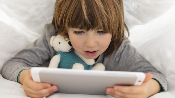 PORADNA: Kolik času by měly děti trávit na tabletu? Do 7 let hodinu denně a bez Harryho Pottera, píše koučka