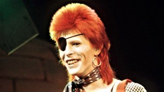 Nezkrotná groupie Lori Maddox: Čtrnáctiletou dívku připravil o panenství bledý David Bowie s vlasy barvy mrkve