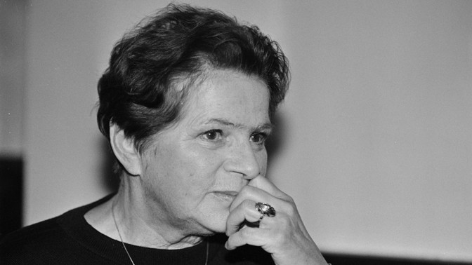 Jiřina Švorcová a její lásky: Žena za pultem zažila první sex se starším venkovským učitelem