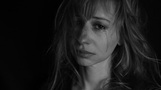 Hana (23): Často chodím z práce tmavým podchodem pod tratí. Jednoho dne jsem tam zažila něco děsivého