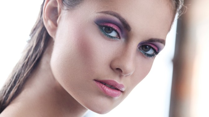 Horoskop: 3 znamení zvěrokruhu, která nevyrazí z domu bez nalíčení