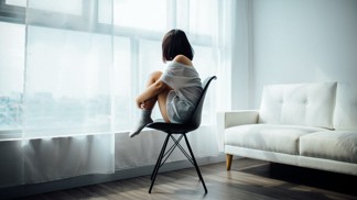 Aneta (24): Z lodžie se v noci ozývaly kroky, ač tam nikdo nebyl. Později jsem se dověděla, co se v bytě stalo