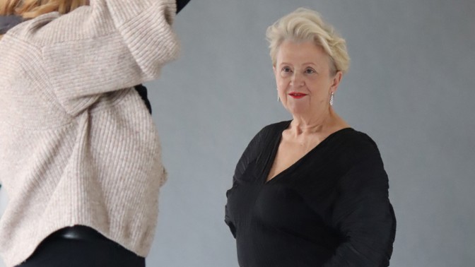 Backstage SuperWoman: Jaroslava Valová v důstojné aristokratické eleganci à la Margaret Thatcher