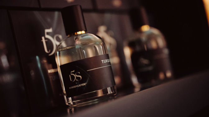 Limitovaná edice parfémů T5S míří do světa glo. Zásluhu na ni má i populární DJ NobodyListen