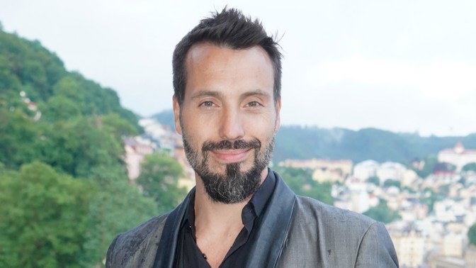 Václav Noid Bárta vzdal boj s majiteli koček, které mu chodily na rybičky: Na přírodu jsem krátký, přiznává smutně