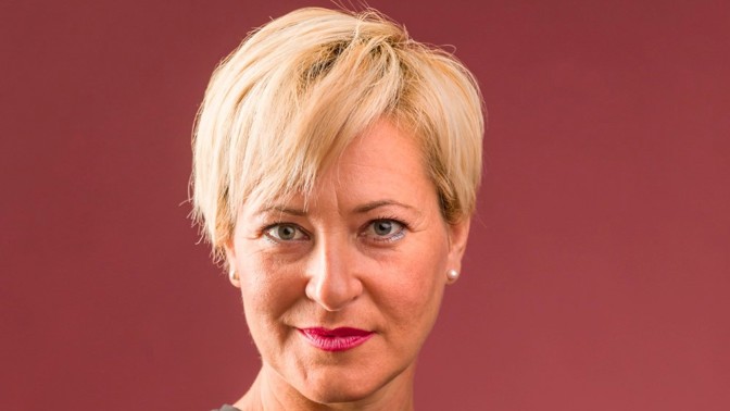 Zita (52): Cizí muž mi zavolal, že jeho žena spí s mým manželem. Pak mě pozval na kafe