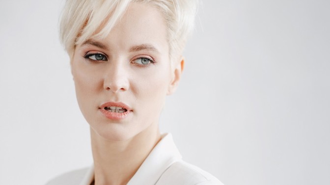 Veronika (25): Můj partner toužil po tom, abych změnila vizáž. Ukázalo se, že mám vypadat jako jeho mrtvá manželka