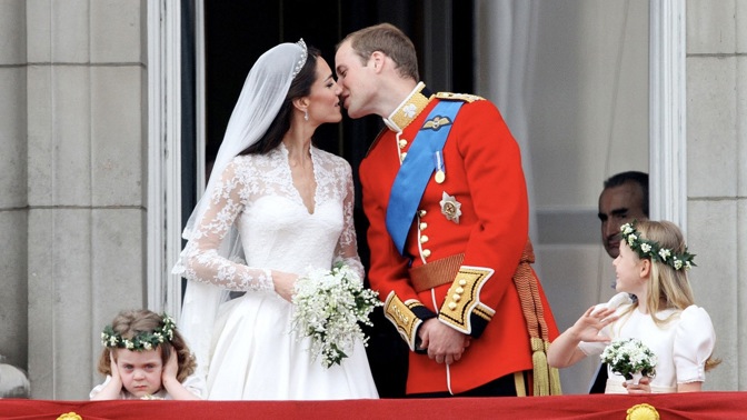 Svatba prince Williama a Kate Middleton: Jeden snubní prsten, hostina dle pokynů královny Alžběty II. a veselí do třetí ranní