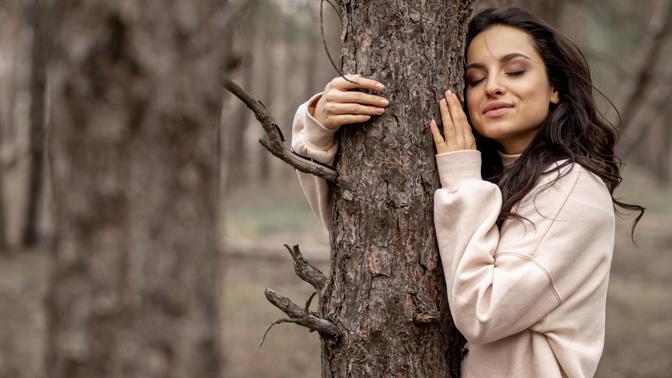 Horoskop: 3 znamení zvěrokruhu, kterým na jaře 2023 udělá dobře objímání stromů