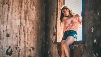 Kamila (23): V opuštěné chatrči jsem našla loutku kašpárka. Rozhodnutí vzít si ji domů se mi ale krutě vymstilo