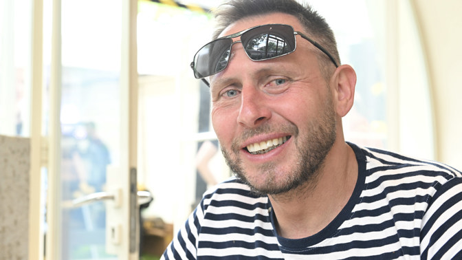 Jan Tuna (50) si pořídil klasická rovnátka: Za neviditelná dáte sto tisíc, to s dětmi raději vyrazím na dovolenou