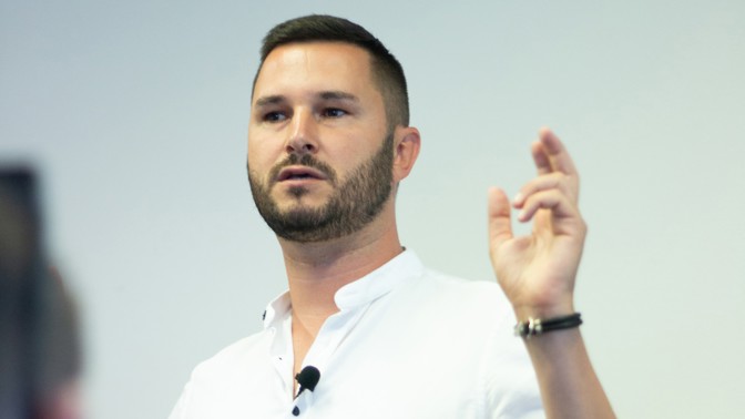 Kouč Jakub Škorpil radí mužům, jak sbalit ženu: Nesnažte se udělat dojem penězi a vypadat jako supermodel