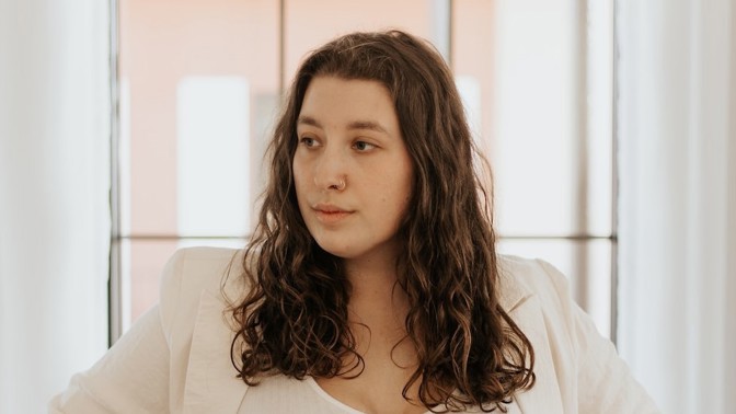 Ivana (28): Na dovolené jsme za sousedy vyfasovali starší pár „Hujerů“. Bylo slyšet každé jejich slovo a vzdychání