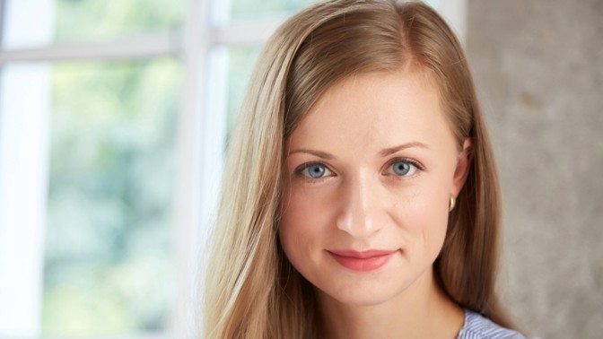 Petra (30): Můj přítel má neobvyklý koníček, rád se převléká do ženských šatů. Asi je to lepší než nevěra