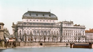 Historie Národního divadla: Slavnostní položení základního kamene kazilo remcání Jana Nerudy. Nevěřil, že se dostaví