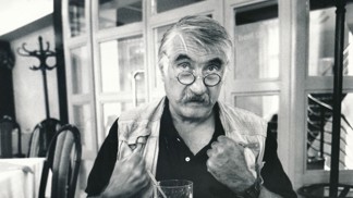 Vzpomínky Pavla Landovského na srpen 1968: Invaze jej zastihla ve vinárně, kde zrovna s Lacem Déczim pomlouvali manželky