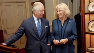 Král Karel III. a Camilla: Láska, která rozbila dvě manželství, překonala zlobu královny. Jejich soukromá konverzace pobouřila svět