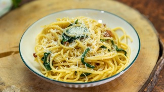 Špagety s medvědím česnekem: Zkuste si je připravit à la carbonara