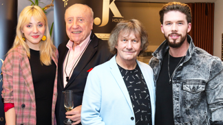 Den otců očima celebrit aneb Díky, táto, žes mě naučil stavět plot i přivedl k hudbě. Dojemné vzkazy Slováčkové, Kloubkové i Hložka