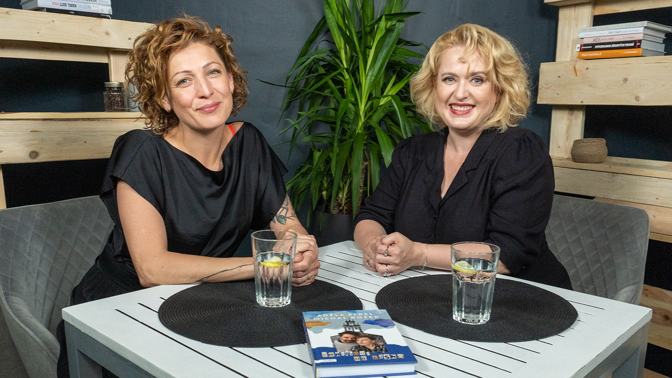 Komička Adéla Elbel o postcovidovém syndromu dcery: Hejtů kvůli očkování jsem v komentářích měla dost, když ležela na ARU