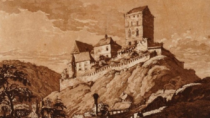 Pověstmi opředený Karlštejn: Procházela se po něm česká "Čachtická" paní a na hradbách žilo zvláštní zvíře