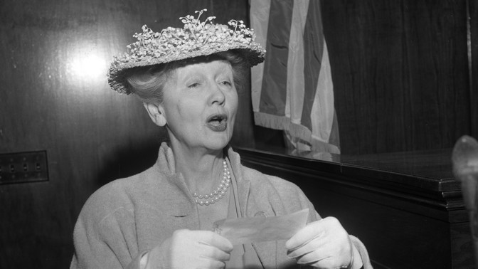 Legendární Hedda Hopper: Bulvární novinářka zatápěla hvězdám starého Hollywoodu