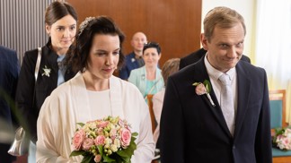 Tento týden v Ulici: Svatba Dominiky a Tonyho přiměje Karlu k zamyšlení nad vztahem s Márou