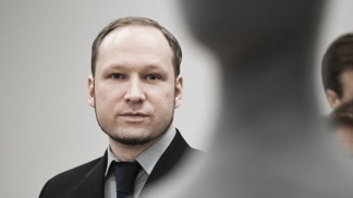 12 let od masakru, kdy vrah Breivik zabil 77 lidí, převážně dětí! Jaký bude jeho osud poté, co si odsedí 21 let trestu?