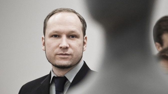 12 let od masakru, kdy vrah Breivik zabil 77 lidí, převážně dětí! Jaký bude jeho osud poté, co si odsedí 21 let trestu?