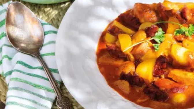 Bio buřtguláš: Chalupářská klasika v ekologickém kabátu