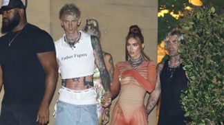 Styling z pekla Megan Fox a Machine Gun Kellyho: Ona ukázala vše v průhledných šatech, on své trenky do pasu