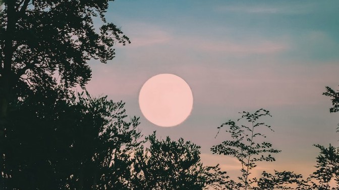 Jeseteří superúplněk ve Vodnáři přichází: Tři znamení zvěrokruhu, kterým přinese štěstí