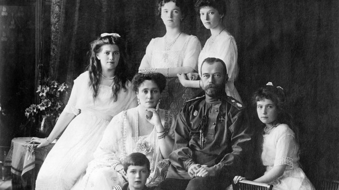 Takhle vypadá nenávist k carské rodině! Romanovce v noci vzbudili, bez slitování postříleli a dobili