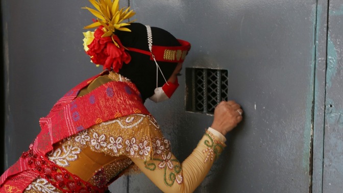 Mezinárodní den vězňů: V Norsku bydlí odsouzení v chatkách, v Singapuru ženy mají ledničky, klimatizaci i nehtový salon