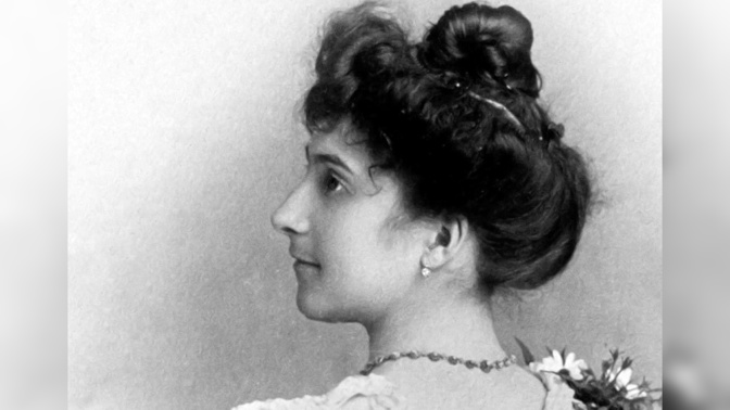 Pila, kouřila, milovala večírky. Jeanne Calment ignorovala všechny rady ohledně dlouhověkosti a dožila se 122 let