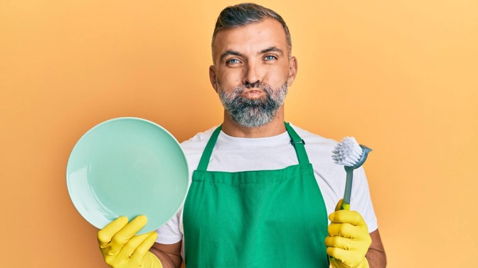 Mytí nádobí podle horoskopu: 3 znamení a jejich válčení se špinavými talíři