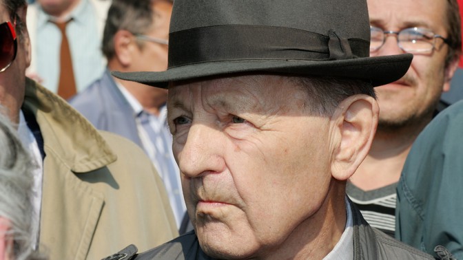 Legendární projev Jakeše z roku 1989 má výročí. Perly "paní pěstuje bojlery" a "jsou tady Jandové, kteří berou miliony" pobaví i dnes