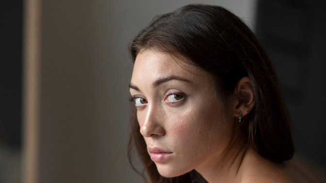 Eliška (27): Tchyně říká, že mám malá prsa a nebudu moct kojit. Teď se toho bojím víc než porodu