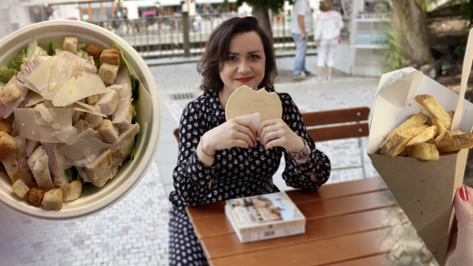 Otestovali jsme street food ve Varech: 4 jídla à 150 Kč. Hranolků bylo málo, trdelník studený, ale salát Caesar skvělý