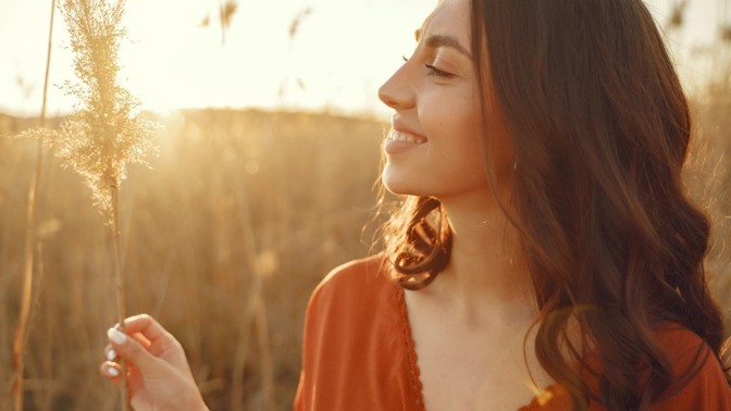 Martina (32): Dům v sousedství má tragickou historii. Rozhodla jsem se, že pomůžu osamělé duši najít klid